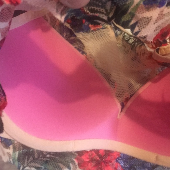 PINK Victoria’s Secret Push Up Lace Bralette - Picture 4 of 7
